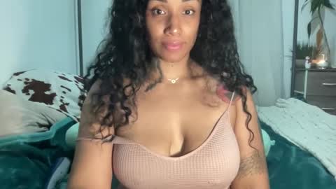 Snapshot of jenni_cash chatting on December 21, 2024, 7:35 am Mistress Jenni online show from December 21, 2024, 7:35 am