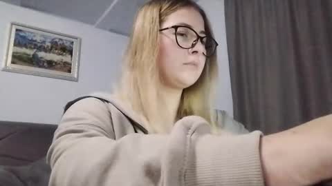 Nicol online show from December 15, 2025, 8:57 pm