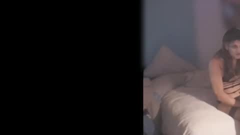 Jennie bttmcd online show from November 9, 2025, 8:45 am