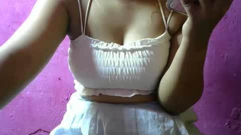 jenniella online show from February 24, 2025, 6:49 am