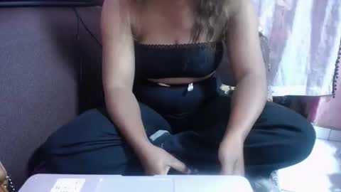 jenniella online show from September 11, 2025, 10:59 am