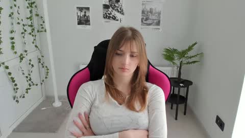 Karla online show from April 22, 2026, 12:18 pm
