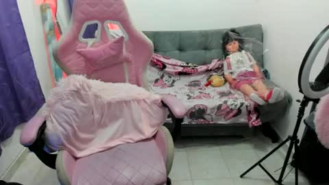 jennifer_bodyy0404 online show from June 22, 2026, 3:25 am