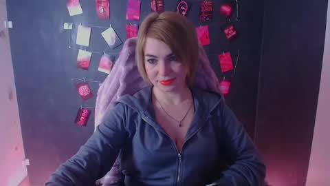 Snapshot of jennifer_cuttie chatting on February 27, 2026, 12:49 pm Jennifer online show from February 27, 2026, 12:49 pm