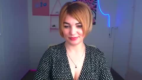 Jennifer online show from April 15, 2026, 6:53 am