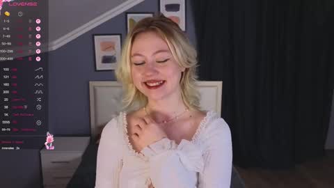 jennifer_mathis online show from November 9, 2025, 4:16 pm