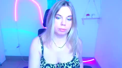 Jennifer online show from April 18, 2026, 12:09 pm