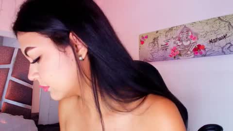 JENNIFER online show from December 2, 2025, 3:18 pm