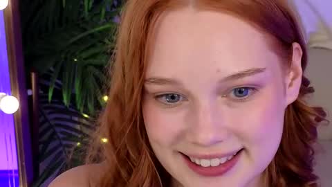 Snapshot of jennifer_shy_ chatting on October 10, 2025, 1:43 pm Jennifer online show from October 10, 2025, 1:43 pm