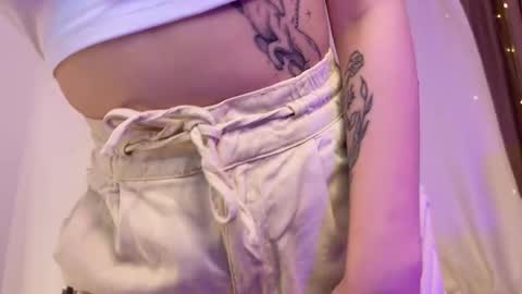 Snapshot of jennifer_shy_ chatting on October 16, 2025, 1:45 pm Jennifer online show from October 16, 2025, 1:45 pm