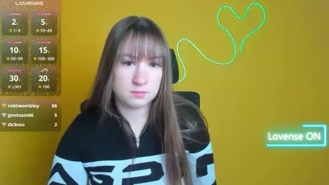 Jennifer online show from October 19, 2025, 5:52 am