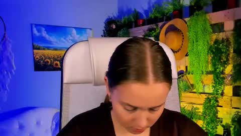 Jennifer online show from October 14, 2025, 3:13 pm