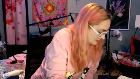 Jennifer Gwen online show from March 5, 2025, 1:31 am