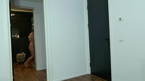 Snapshot of jenniferleee chatting on November 17, 2025, 8:25 pm Jenny online show from November 17, 2025, 8:25 pm