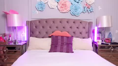 JenniferLovveX online show from July 10, 2026, 4:39 am