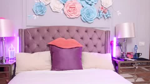 JenniferLovveX online show from July 13, 2026, 4:48 am