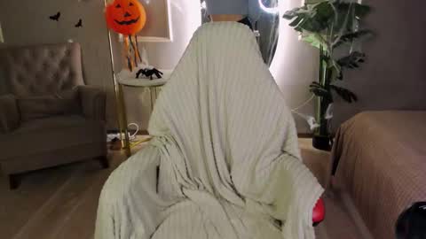 Jenni online show from November 3, 2025, 1:34 pm