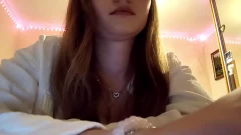 Lizi  online show from August 4, 2026, 5:26 pm