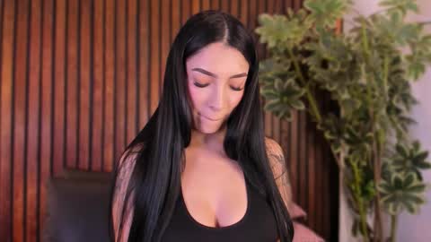     online show from November 11, 2025, 12:27 pm