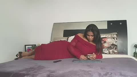 Jenn online show from November 4, 2025, 6:40 pm