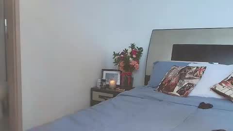 Jenn online show from November 28, 2025, 6:32 pm