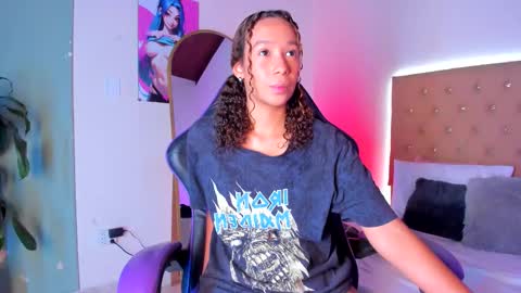 jenny__lawrence online show from November 12, 2025, 8:30 pm