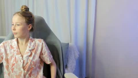 Snapshot of jenny_angelok chatting on October 12, 2025, 12:37 pm Next broadcast on December 05 subject to change online show from October 12, 2025, 12:37 pm