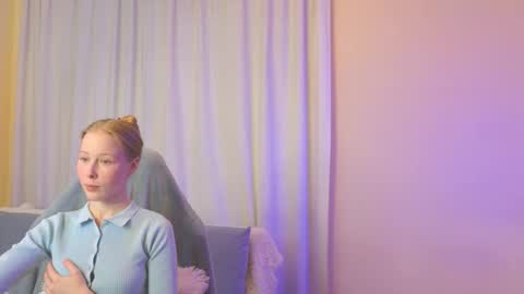 Snapshot of jenny_angelok chatting on October 20, 2025, 11:10 am Next broadcast on December 05 subject to change online show from October 20, 2025, 11:10 am