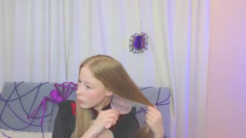 Snapshot of jenny_angelok chatting on October 31, 2025, 11:44 am Next broadcast on December 05 subject to change online show from October 31, 2025, 11:44 am