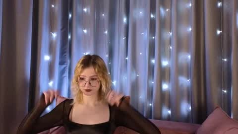 Snapshot of jenny_bunny_ chatting on December 8, 2024, 1:24 am jenny_bunny_ online show from December 8, 2024, 1:24 am