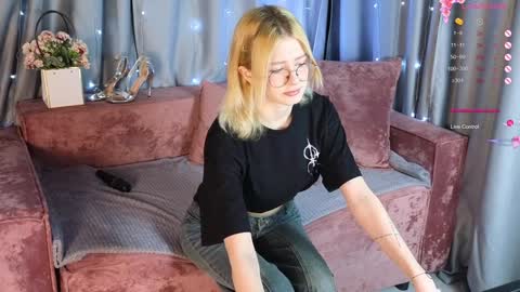 Snapshot of jenny_bunny_ chatting on February 7, 2025, 1:25 am jenny_bunny_ online show from February 7, 2025, 1:25 am
