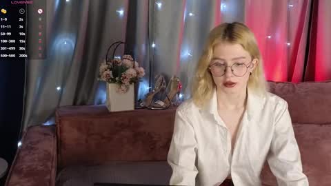 Snapshot of jenny_bunny_ chatting on February 10, 2025, 1:24 am jenny_bunny_ online show from February 10, 2025, 1:24 am