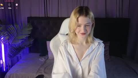 Snapshot of jenny_bunny_ chatting on March 6, 2025, 1:37 am jenny_bunny_ online show from March 6, 2025, 1:37 am