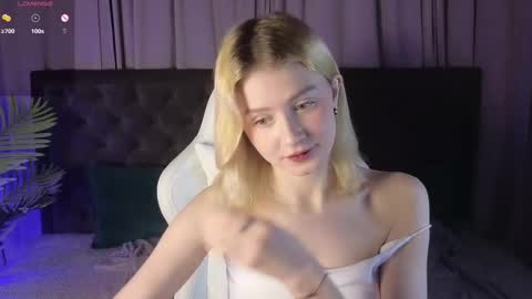 Snapshot of jenny_bunny_ chatting on March 6, 2025, 4:52 am jenny_bunny_ online show from March 6, 2025, 4:52 am