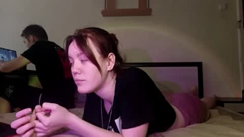 jenny_couple online show from November 21, 2025, 10:03 am
