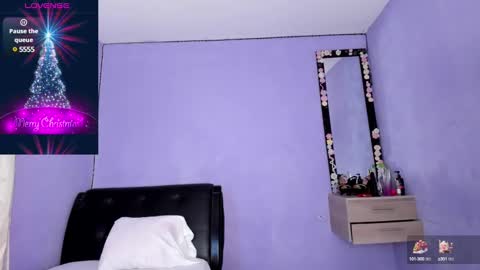 Snapshot of jenny_evans82 chatting on December 29, 2024, 11:50 pm jenny online show from December 29, 2024, 11:50 pm
