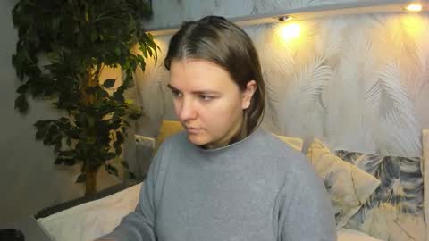 Jenny online show from November 16, 2025, 1:33 am