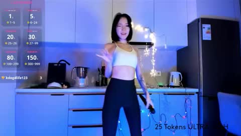 Snapshot of jenny_meoww chatting on December 1, 2025, 1:05 pm jennie online show from December 1, 2025, 1:05 pm