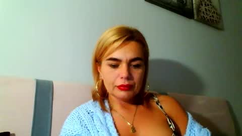 Snapshot of jenny_play1 chatting on December 4, 2024, 11:30 am Jenny online show from December 4, 2024, 11:30 am