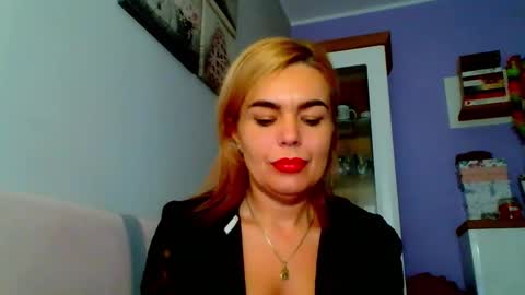 Snapshot of jenny_play1 chatting on December 9, 2024, 9:17 am Jenny online show from December 9, 2024, 9:17 am