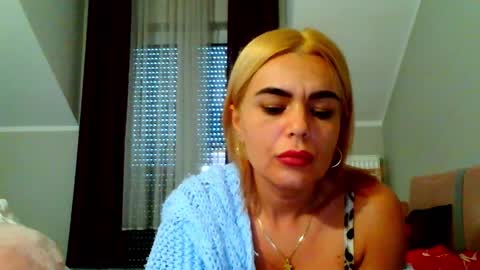 Snapshot of jenny_play1 chatting on December 12, 2024, 11:18 am Jenny online show from December 12, 2024, 11:18 am