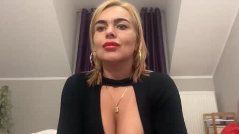Snapshot of jenny_play1 chatting on December 19, 2024, 11:50 am Jenny online show from December 19, 2024, 11:50 am