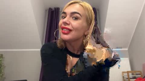 Snapshot of jenny_play1 chatting on December 20, 2024, 9:11 am Jenny online show from December 20, 2024, 9:11 am
