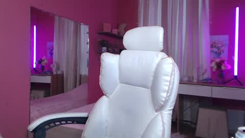 Snapshot of jenny_smitx chatting on February 24, 2025, 11:43 am jenny_smitx online show from February 24, 2025, 11:43 am