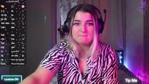 Snapshot of jenny_smitx chatting on November 3, 2025, 6:14 am jenny_smitx online show from November 3, 2025, 6:14 am