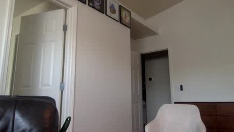jennykkash481301 online show from July 4, 2026, 1:01 am
