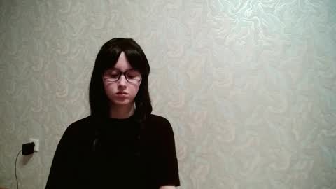 JennyOlset online show from November 10, 2025, 12:48 pm