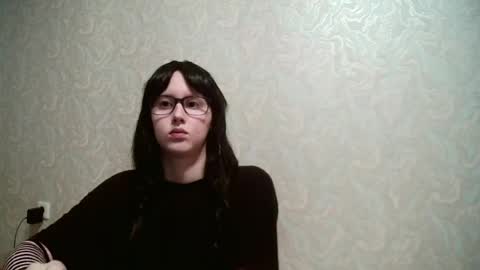JennyOlset online show from June 24, 2026, 11:42 am