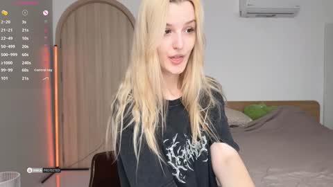 Jen  online show from January 18, 2025, 8:20 am