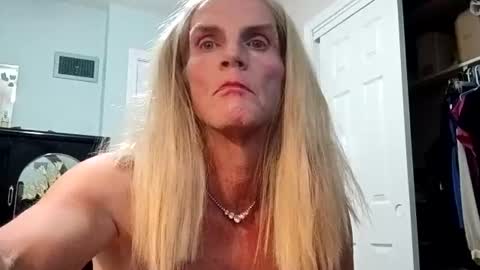 jennywomacks online show from July 5, 2026, 4:19 am